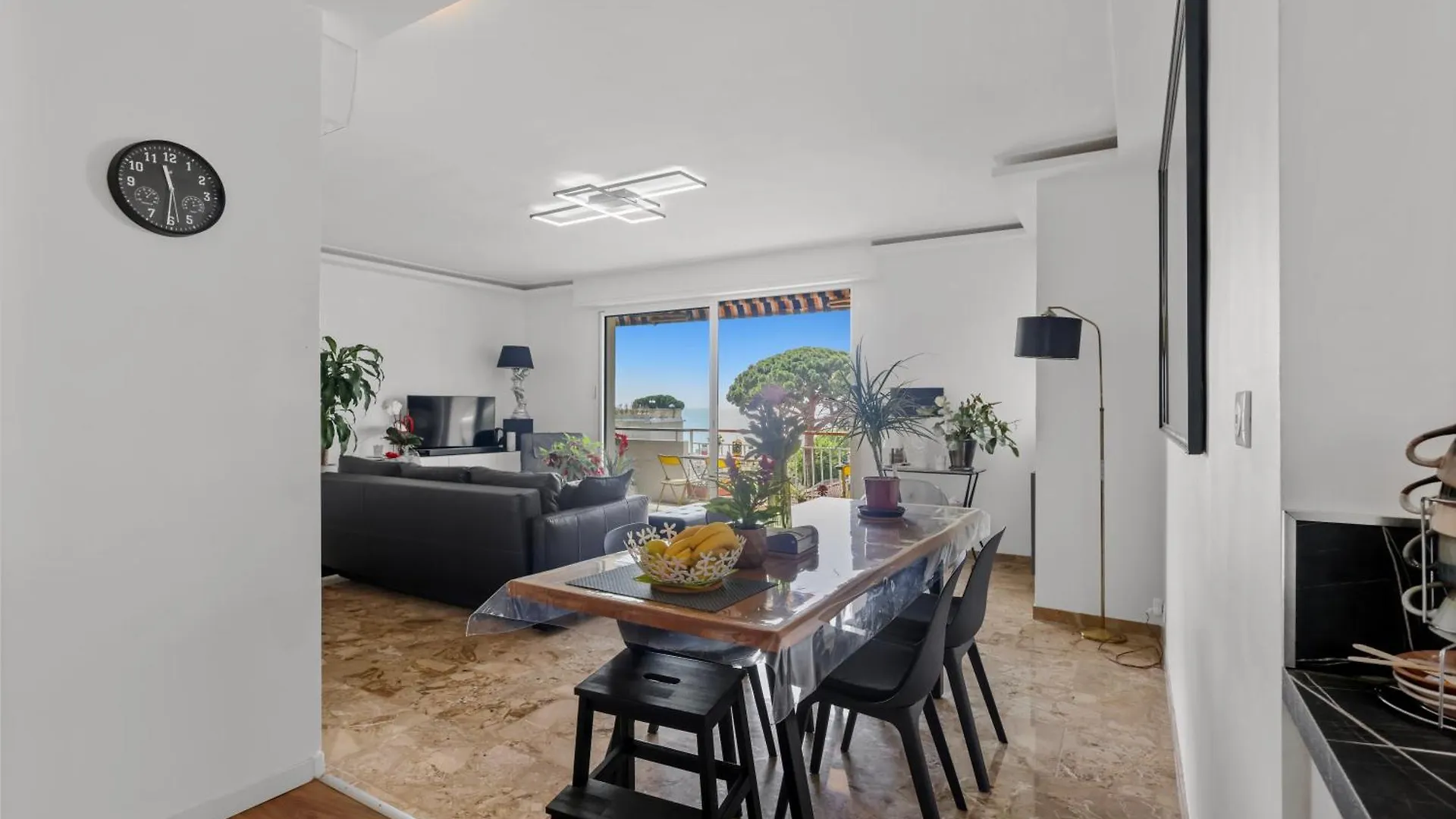 Homestay Cannes Beach Access, Private Room In Shared 3-Bedroom Apartment, Private Bathroom, Living Room With Sea View Suite Parentale Salle De Bain Privee Acces Plages & Vue Mer Du Salon Dans Appartement Partage Chez L'Habitant France