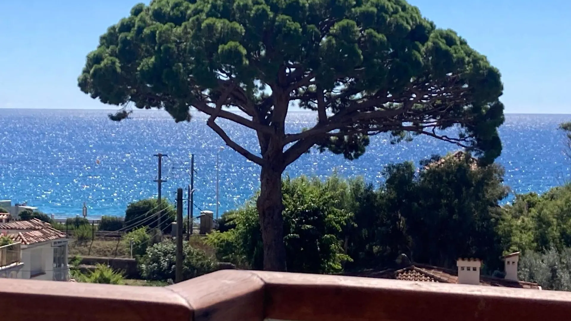 ホームステイ Cannes Beach Access, Private Room In Shared 3-Bedroom Apartment, Private Bathroom, Living Room With Sea View Suite Parentale Salle De Bain Privee Acces Plages & Vue Mer Du Salon Dans Appartement Partage Chez L'Habitant